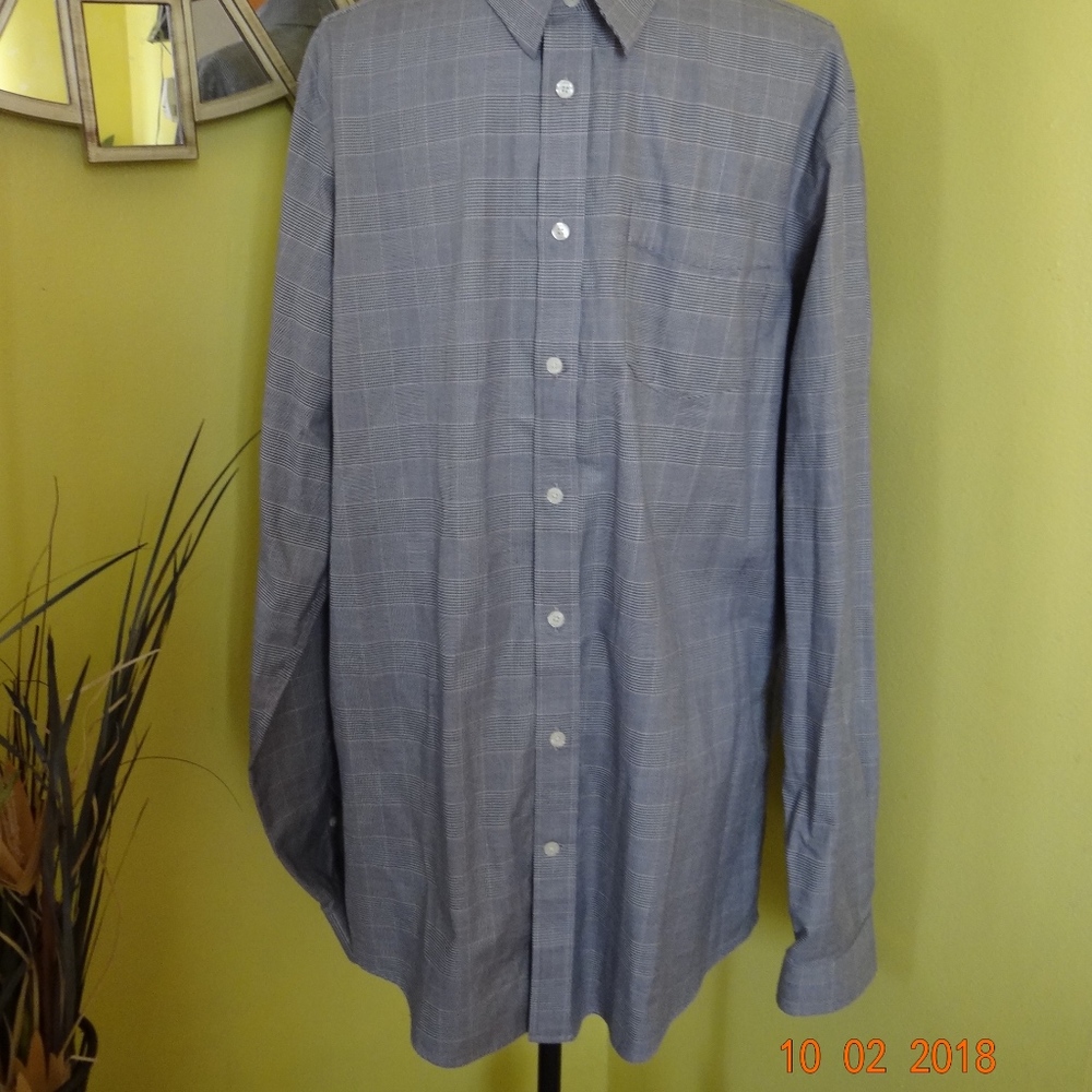 Eddie Bauer Navy Button Down Shirt - Picture 2 of 6